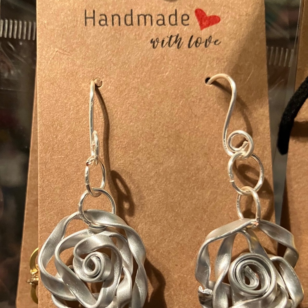 ROSE WIRE EARRINGS